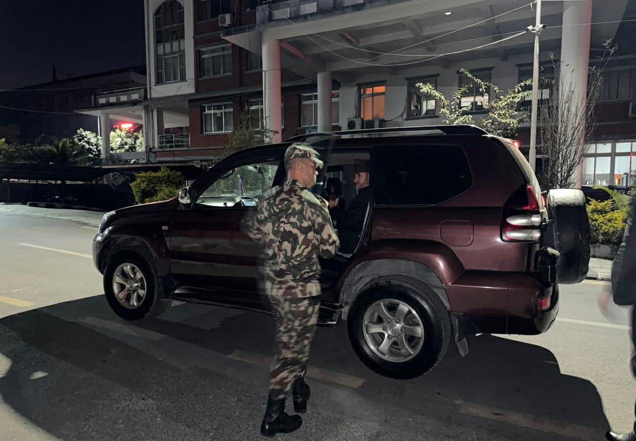 सञ्चारमन्त्रीले सुरक्षा प्रोटोकल पालना गर्नु गल्ती हो र ?